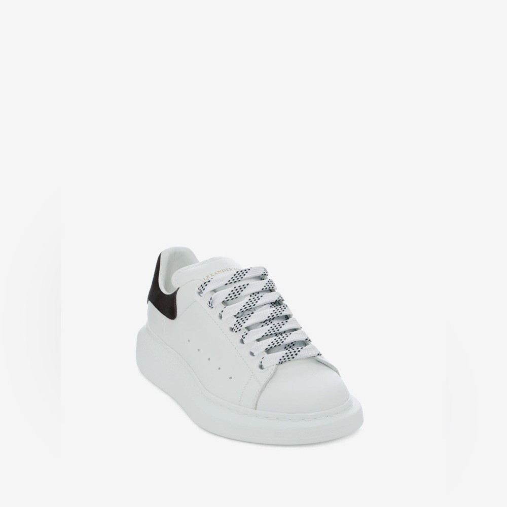 Women's Oversized Sneaker in White/black